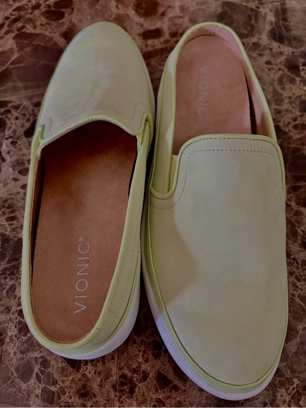 Vionic- “Effortless” backless sneaker - spring green - LIKE NEW! - Picture 3 of 6